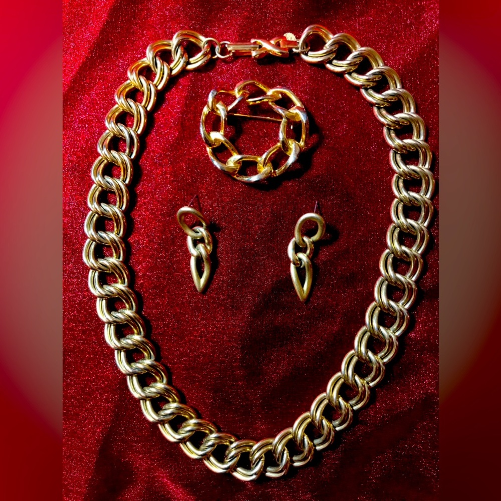 Chanel style double link gold plated chocker earrings & brooch